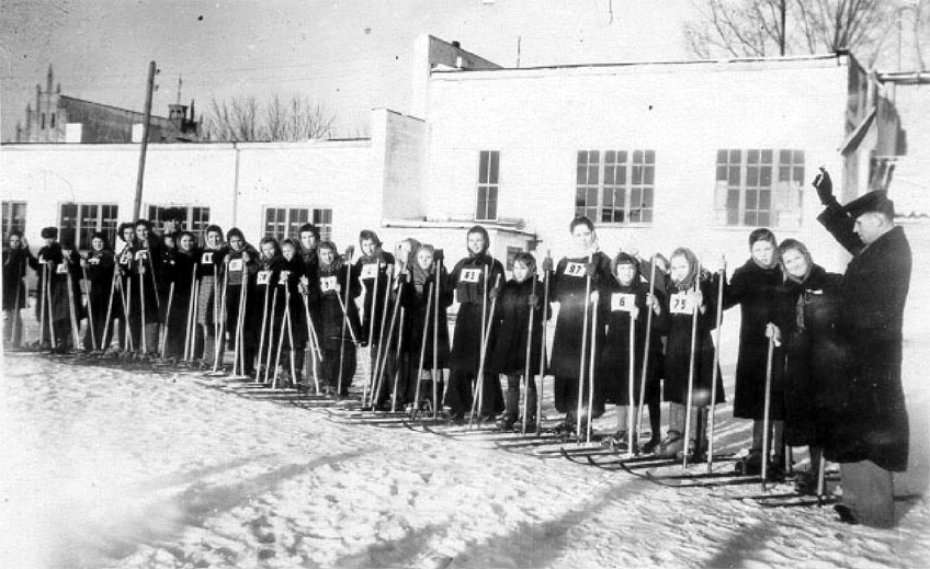 ����� ����